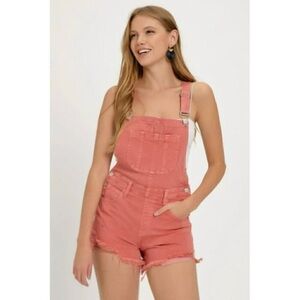 Risen Bree Peach short distressed overalls size large.